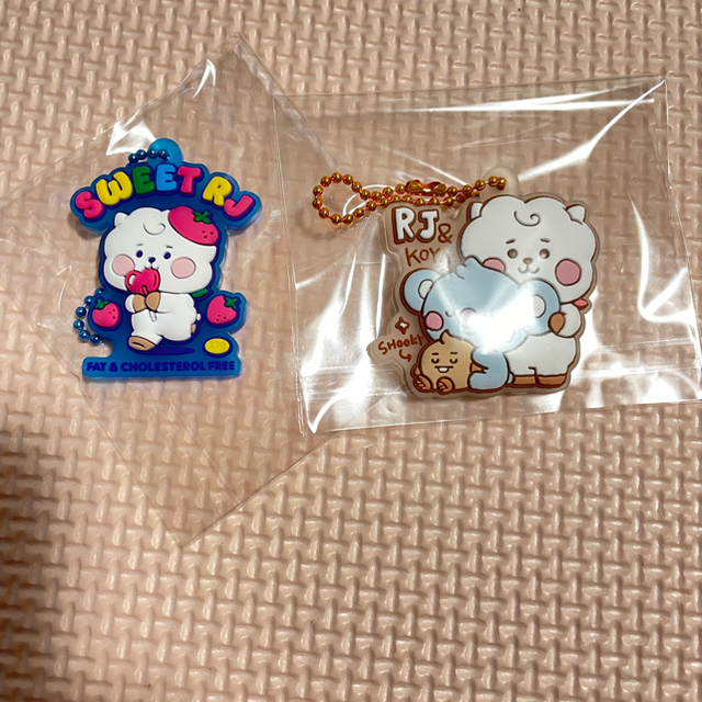 BANDAI(バンダイ)のBT21 グミ ラバーストラップ ラバーマスコット セット エンタメ/ホビーのおもちゃ/ぬいぐるみ(キャラクターグッズ)の商品写真