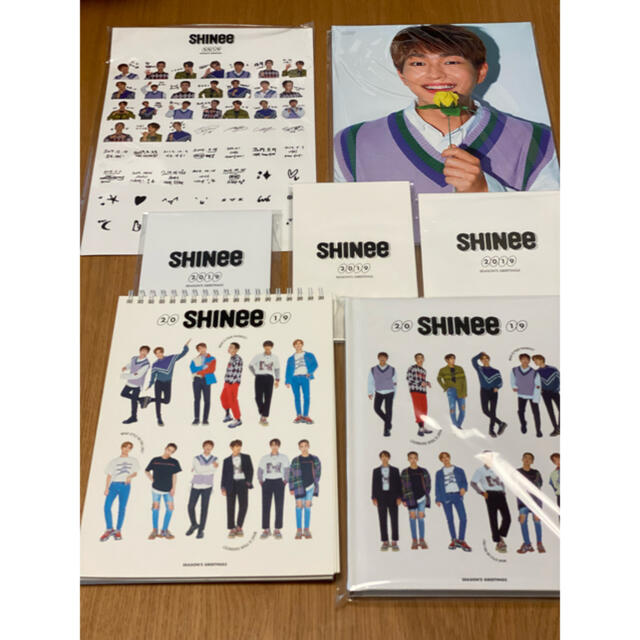 SHINee(シャイニー)のSHINeeシーズングリーティング《2017.2018.2019》セット エンタメ/ホビーのCD(K-POP/アジア)の商品写真