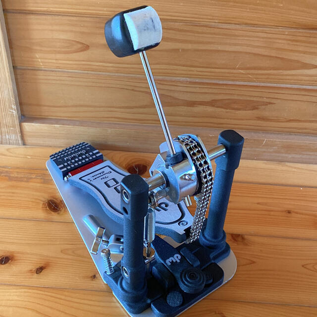 DW Hardware: DWCP9000 - Single Pedal With Bag DW Hardware: DWCP9000 - Single Pedal With Bag
