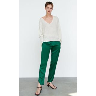 ザラ(ZARA)のzara  サテンスリットパンツ　L(カジュアルパンツ)