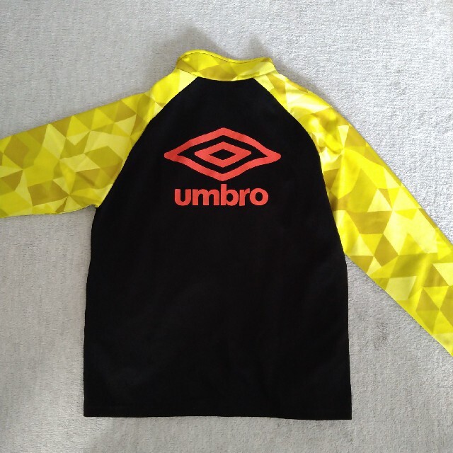 UMBRO(アンブロ)のアンブロ　ジュニア　ジャージ　上下　160 スポーツ/アウトドアのサッカー/フットサル(ウェア)の商品写真