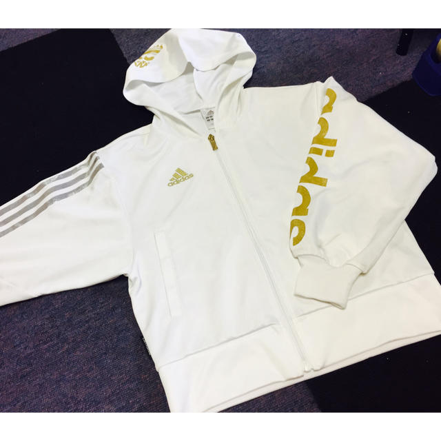 adidas(アディダス)のadidasのジャージ上のみ130センチ♪ キッズ/ベビー/マタニティのキッズ服男の子用(90cm~)(その他)の商品写真