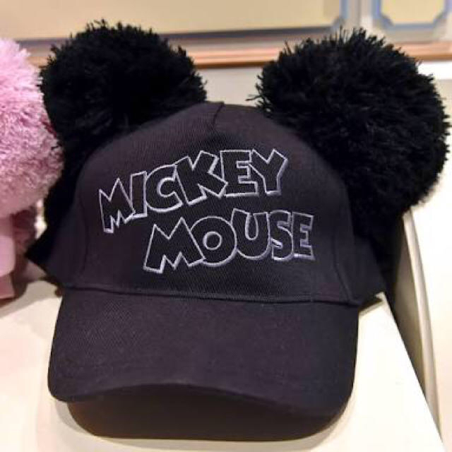Disney ミッキー ポンポンキャップ 黒の通販 By ディズニーならラクマ