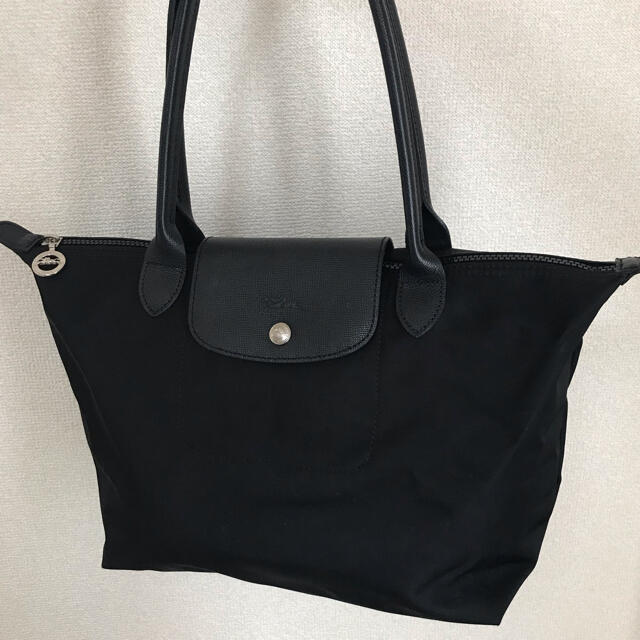 LONGCHAMP(ロンシャン)の ロンシャン LONGCHAMP ル・プリアージュ ネオ ブラックMサイズ レディースのバッグ(トートバッグ)の商品写真