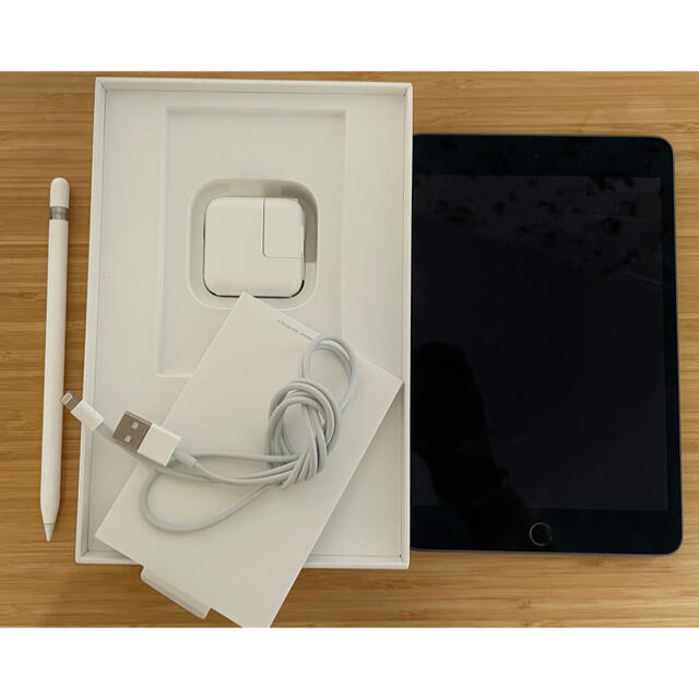 Apple(アップル)のipad mini 5 アップル　ペンシル付き　apple care +  スマホ/家電/カメラのPC/タブレット(タブレット)の商品写真