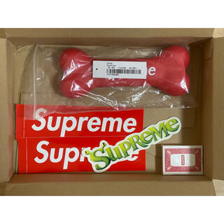 シュプリーム(Supreme)のSupreme Dog Bone トランプ ステッカー(犬)