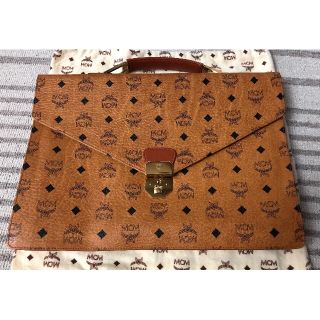 エムシーエム(MCM)のmomoさま専用！ MCM ビジネスバッグ二層式！ 鍵あり！(ビジネスバッグ)