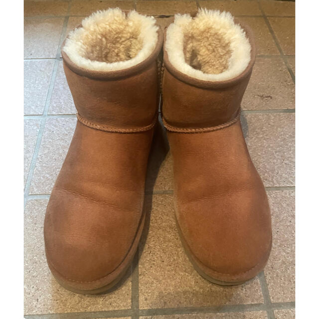 美品　UGG アグ　ムートン　サイズ　28 オマケ付き