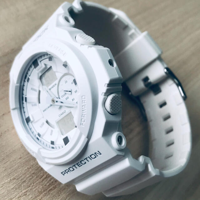 G-SHOCK(ジーショック)の☆【美品】カシオ G-SHOCK 腕時計 GA-150 デジタル白 White メンズの時計(腕時計(デジタル))の商品写真