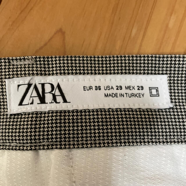 ZARA(ザラ)の着用数回良品　zara 千鳥柄カーゴパンツ メンズのパンツ(ワークパンツ/カーゴパンツ)の商品写真