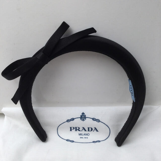 未使用　PRADA プラダ  リボン付カチューシャ　黒　ブラックサテン