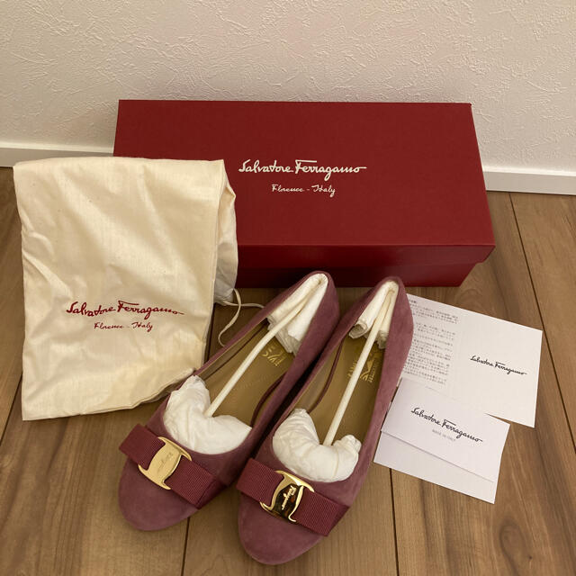 Ferragamo(フェラガモ)のフェラガモ  VARINA フラットシューズ　新品未使用 レディースの靴/シューズ(バレエシューズ)の商品写真