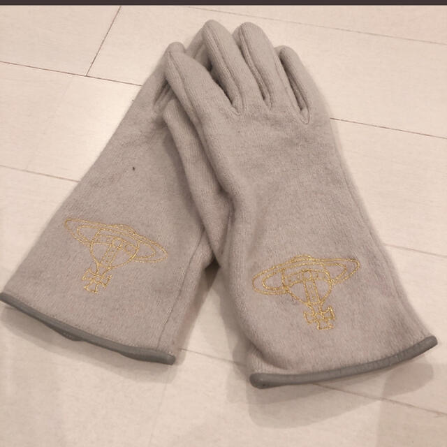 Vivienne Westwood(ヴィヴィアンウエストウッド)のヴィヴィアン 手袋 グレー 最終お値下げです💌 レディースのファッション小物(手袋)の商品写真