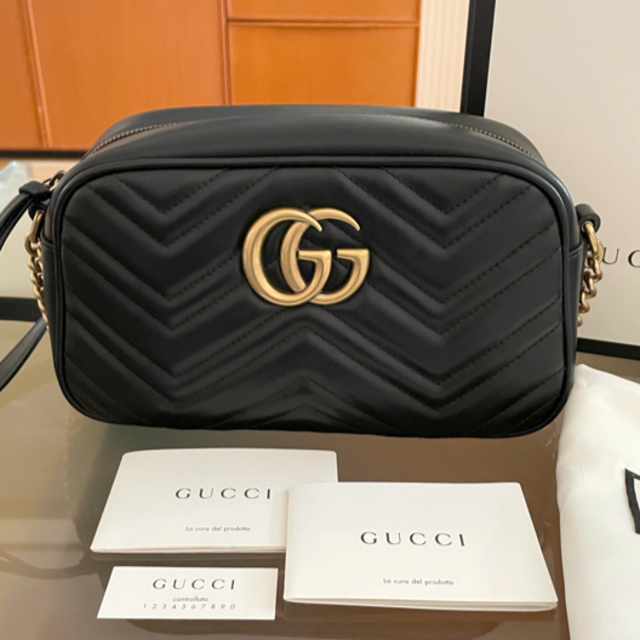 Gucci(グッチ)のGUCCI  グッチ　GGマーモント ショルダーバッグ　【未使用】 レディースのバッグ(ショルダーバッグ)の商品写真