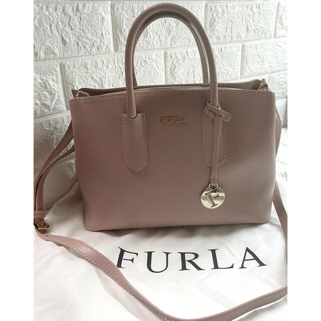 約20cmマチ匿名配送 追跡・補償付 FURLA TESSA 2WAY ハンドバッグ レザー