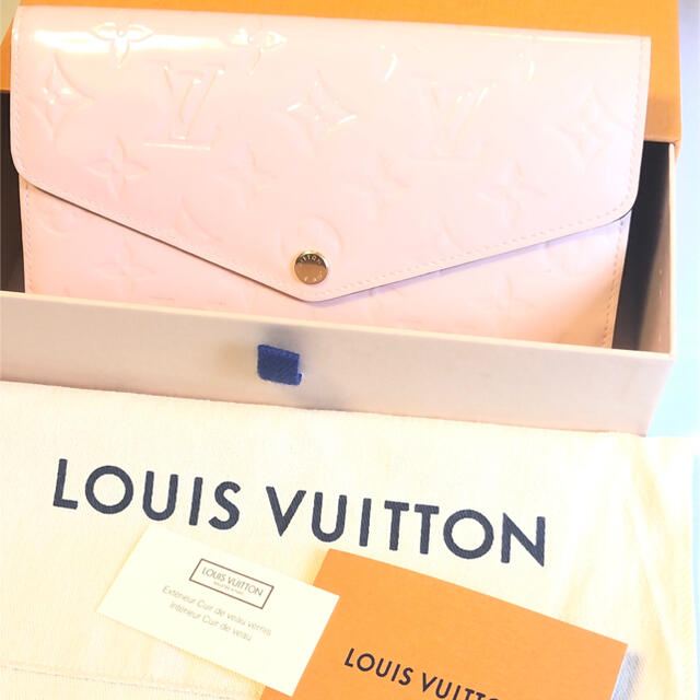 LOUIS VUITTON(ルイヴィトン)のLOUIS VUITTON モノグラムヴェルニポルトフォイユサラ※イニシャルあり レディースのファッション小物(財布)の商品写真