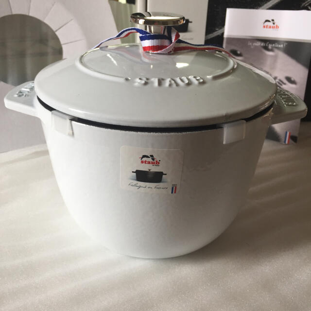 staub　GOHAN M ホワイト