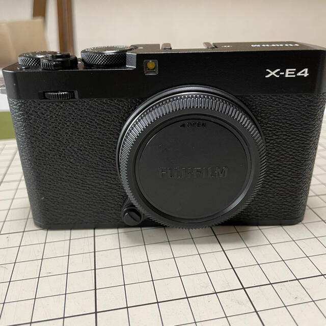 fujifilm x-e4 グリップ付カメラ