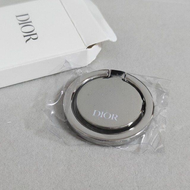 Dior(ディオール)のDior スマホリング スマホ/家電/カメラのスマホアクセサリー(その他)の商品写真