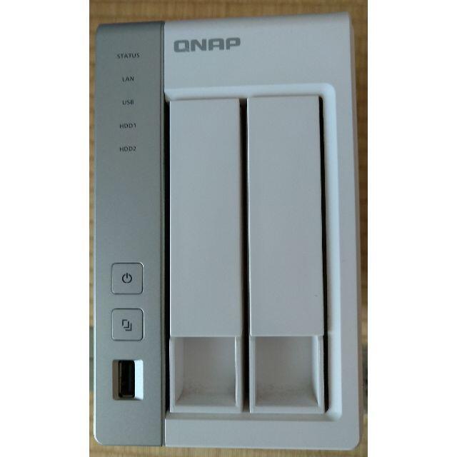 QNAP TS-220 NAS スマホ/家電/カメラのPC/タブレット(PC周辺機器)の商品写真