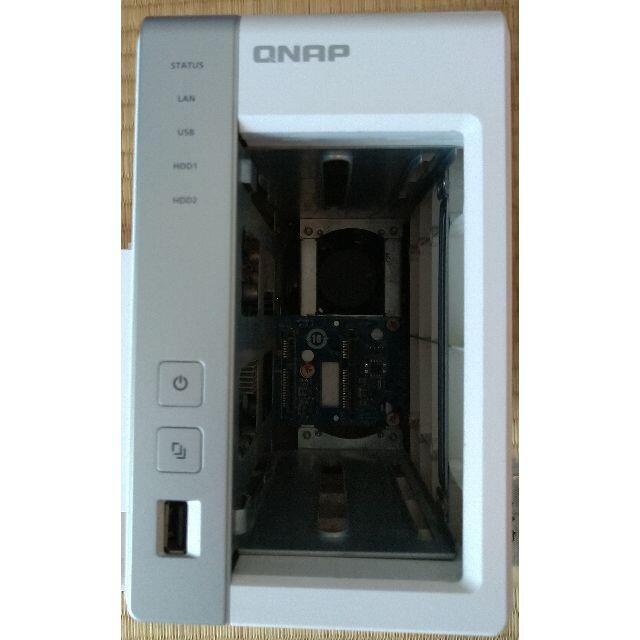 QNAP TS-220 NAS スマホ/家電/カメラのPC/タブレット(PC周辺機器)の商品写真
