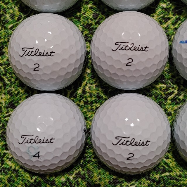 Titleist(タイトリスト)のタイトリスト　AVX　ロストボール　ゴルフボール　330 スポーツ/アウトドアのゴルフ(その他)の商品写真