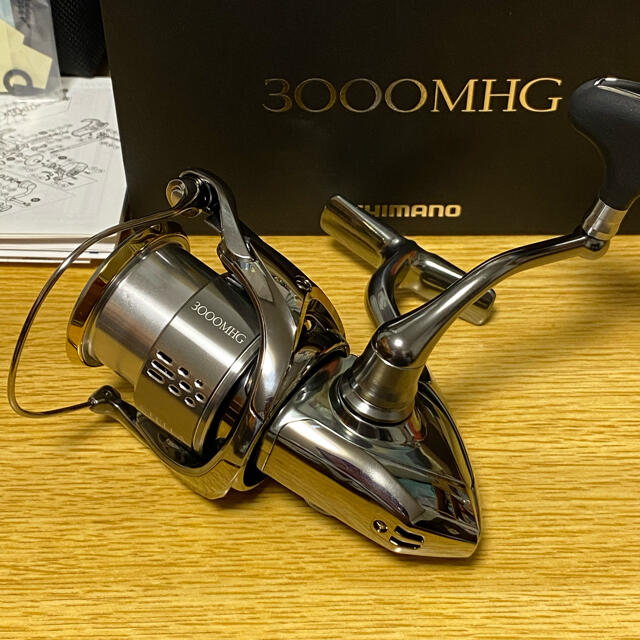 WEB限定カラー SHIMANO - シマノ 18ステラ3000MHG 美品 リール
