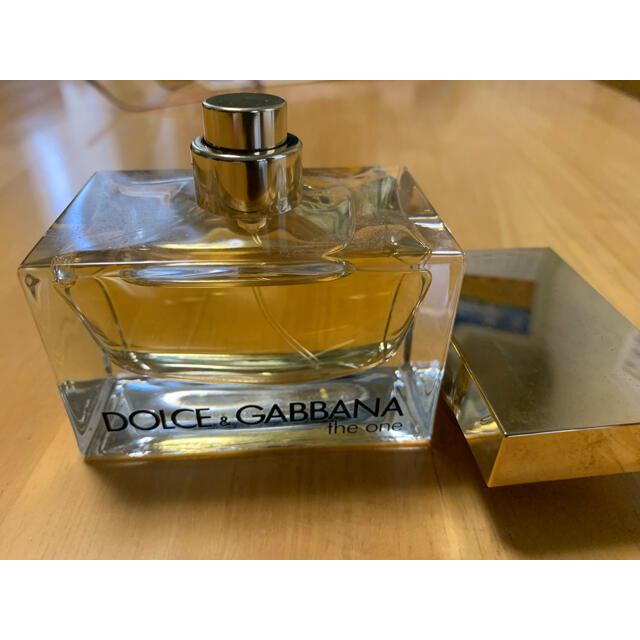 DOLCE&GABBANA(ドルチェアンドガッバーナ)のDOLCE & GABBANA the one (50ml, ほぼ新品) コスメ/美容の香水(香水(女性用))の商品写真