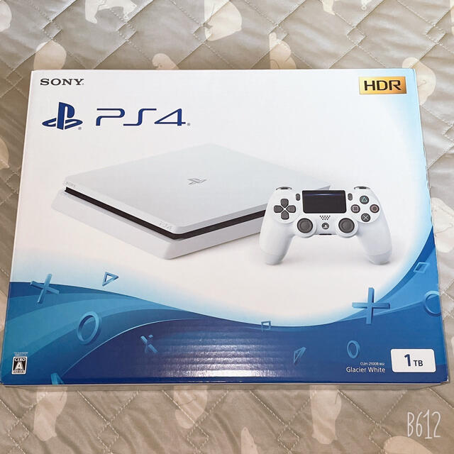 PlayStation®4 グレイシャー・ホワイト 1TB CUH-2100B…