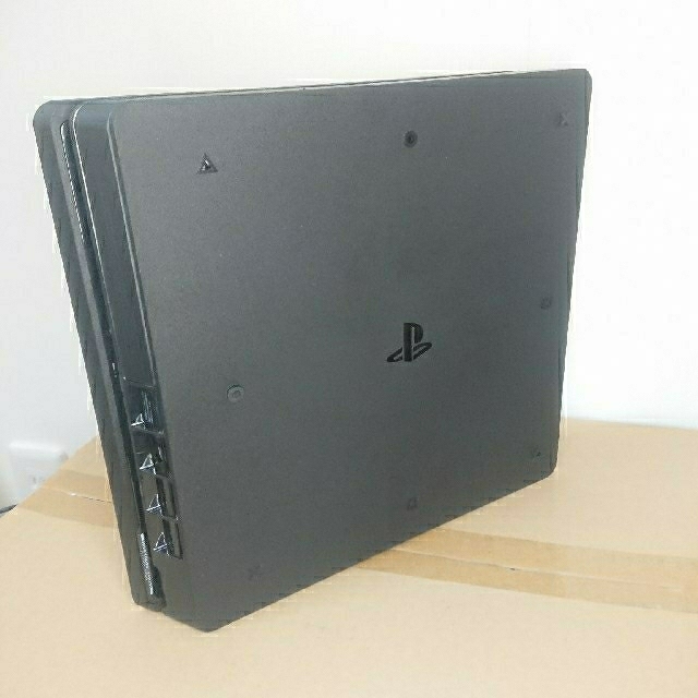 PlayStation4(プレイステーション4)のPS4 1TB CUH‐2100 プレイステーション4 本体 ブラック エンタメ/ホビーのゲームソフト/ゲーム機本体(家庭用ゲーム機本体)の商品写真