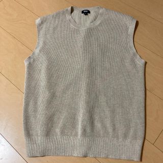 ユニクロ(UNIQLO)のユニクロ　ニットベスト メンズSサイズ(ニット/セーター)