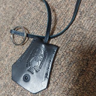 ダブルタップス(W)taps)の美品　WTAPS  レザー　キーホルダー　キーカバー(キーホルダー)