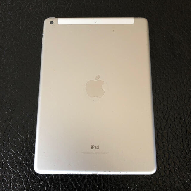 【品】iPad Docomo（第5世代/2017）Cellul