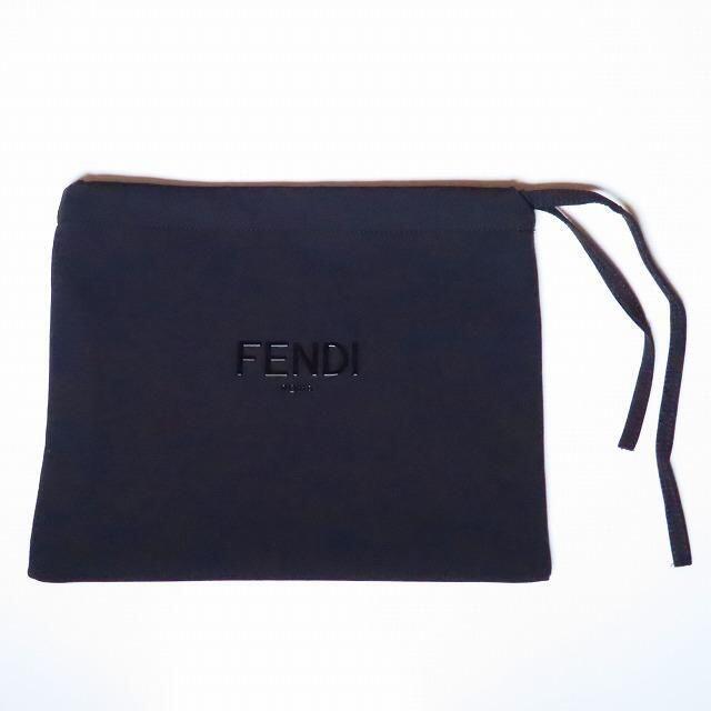 FENDI(フェンディ)の新品FENDIロゴ入り大きめポーチ黒色ブラックモノトーンナイロン レディースのバッグ(クラッチバッグ)の商品写真