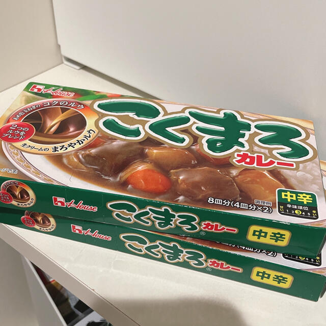 ハウス食品(ハウスショクヒン)のこくまろカレー 中辛 2箱セット 食品/飲料/酒の加工食品(レトルト食品)の商品写真