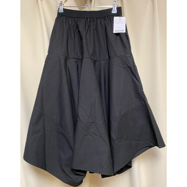 antiqua(アンティカ)のロング マキシ丈 綿100 ボリューム 切替え 立体パターン レディースのスカート(ロングスカート)の商品写真