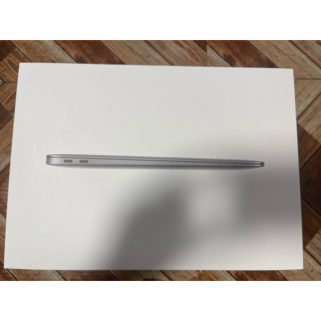 Mac (Apple)(マック)の美品中古MacBook Air2020 13インチ 256GB  マウス付 スマホ/家電/カメラのPC/タブレット(ノートPC)の商品写真