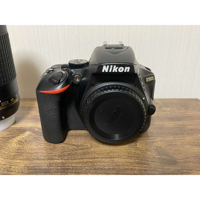 Nikon(ニコン)の★期間限定セール★ 新品　Nikon D5600 タフルスームキット スマホ/家電/カメラのカメラ(デジタル一眼)の商品写真