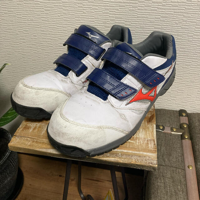 MIZUNO - ミズノ 安全靴 28cmの通販 by SLAM DUNK|ミズノならラクマ Mizunミズノ安全靴26cm オールマイティLSII22L新品24時間以内発送