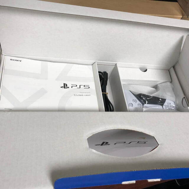 PlayStation(プレイステーション)のPlayStation 5 開封済み エンタメ/ホビーのゲームソフト/ゲーム機本体(家庭用ゲーム機本体)の商品写真