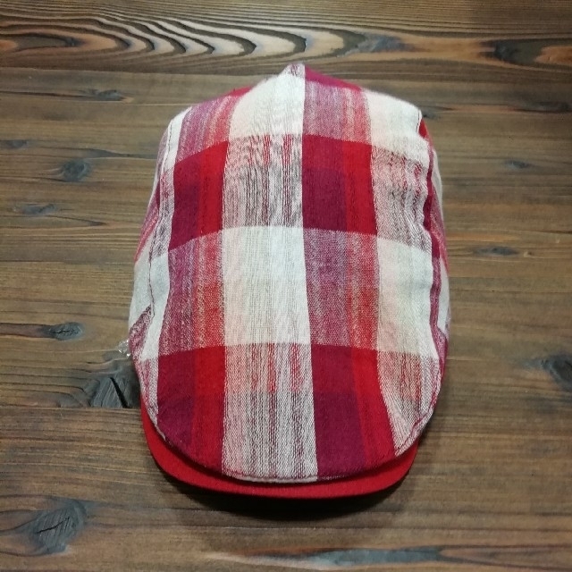 帽子　ハンチング　男女兼用　チェック柄 レッド系 メンズの帽子(ハンチング/ベレー帽)の商品写真