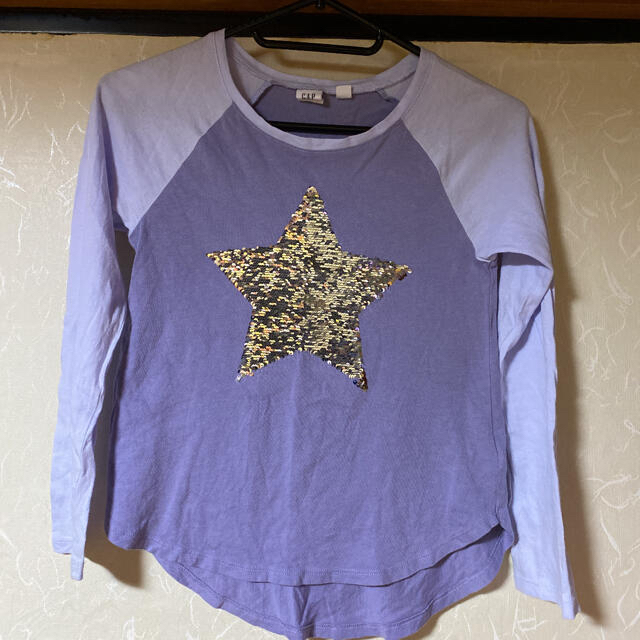 GAP Kids(ギャップキッズ)のGAP KIDS ギャップキッズ　ロンT スパンコール  M  長袖　Tシャツ キッズ/ベビー/マタニティのキッズ服女の子用(90cm~)(Tシャツ/カットソー)の商品写真