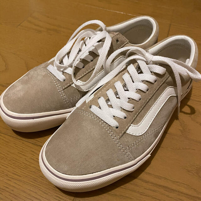 VANS(ヴァンズ)のVANS オールドスクール ベージュ メンズの靴/シューズ(スニーカー)の商品写真