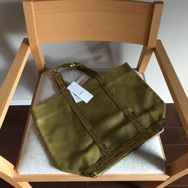 ADORE(アドーア)の正規保証　バネッサ　ブリューノ　秋色　トート　レザー　スパンコール レディースのバッグ(トートバッグ)の商品写真