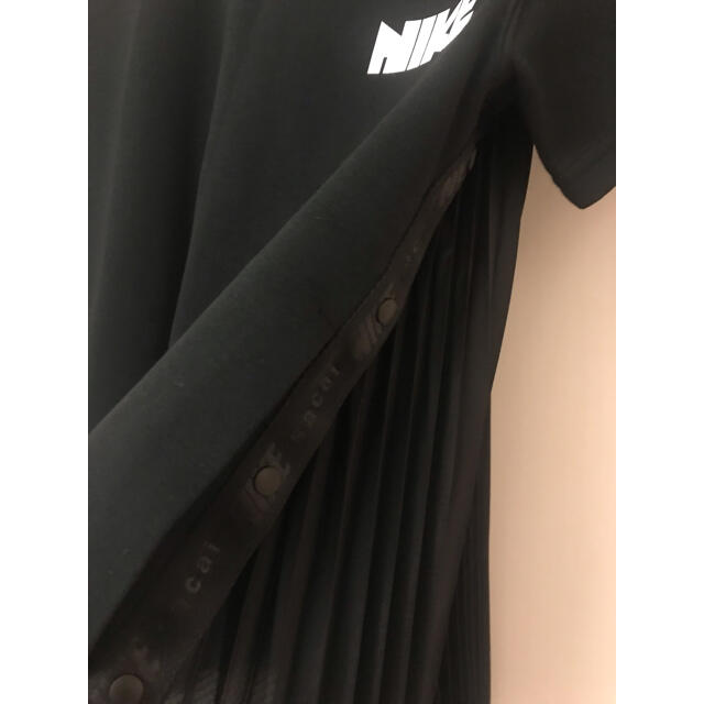 sacai(サカイ)の【新品】NIKE sacai Tシャツ レディースのトップス(Tシャツ(半袖/袖なし))の商品写真