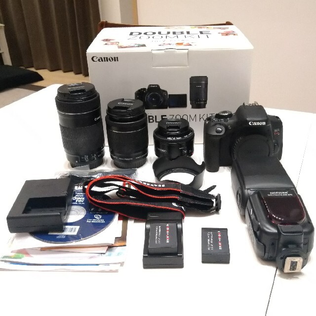 Canon(キヤノン)の【レンズ3本】Canon EOS Kiss X8iその他 スマホ/家電/カメラのカメラ(デジタル一眼)の商品写真