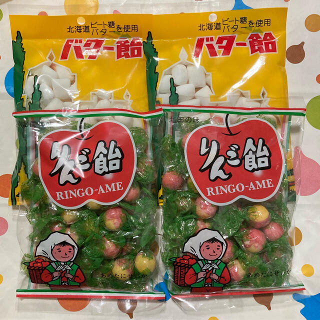 バター飴 2袋 りんご飴 2袋 食品/飲料/酒の食品(菓子/デザート)の商品写真