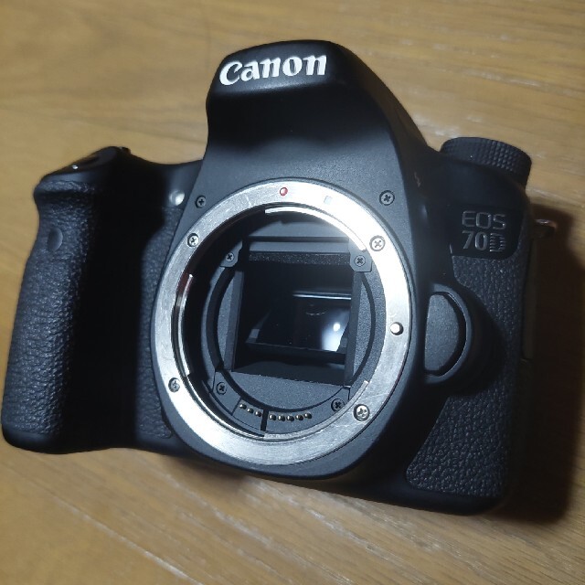 キャノンEOS 70D 一眼レフカメラ スマホ/家電/カメラのカメラ(デジタル一眼)の商品写真