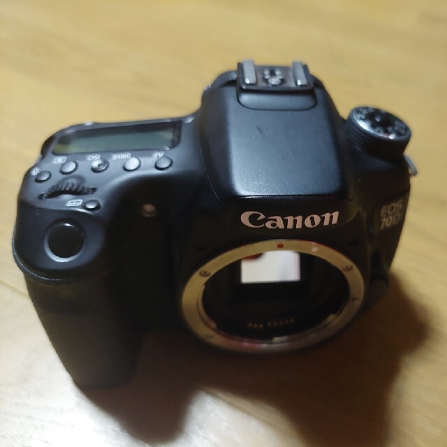 キャノンEOS 70D 一眼レフカメラ スマホ/家電/カメラのカメラ(デジタル一眼)の商品写真