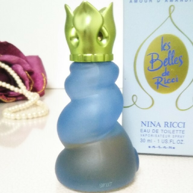 【NINA RICCI】ニナリッチ香水 30ml おまけ付き | フリマアプリ ラクマ